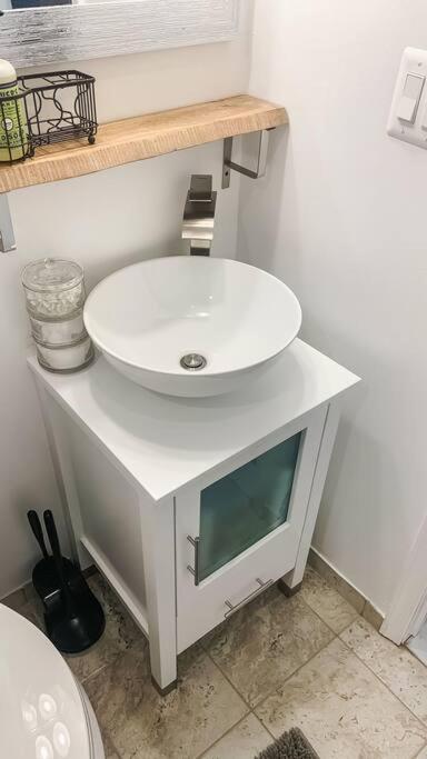 Cozy Modern Apt In The Heart Of Fells Point! 巴尔的摩 外观 照片