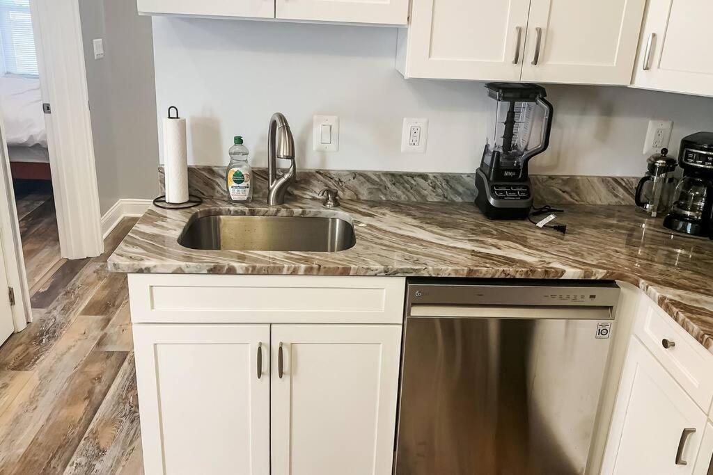 Cozy Modern Apt In The Heart Of Fells Point! 巴尔的摩 外观 照片